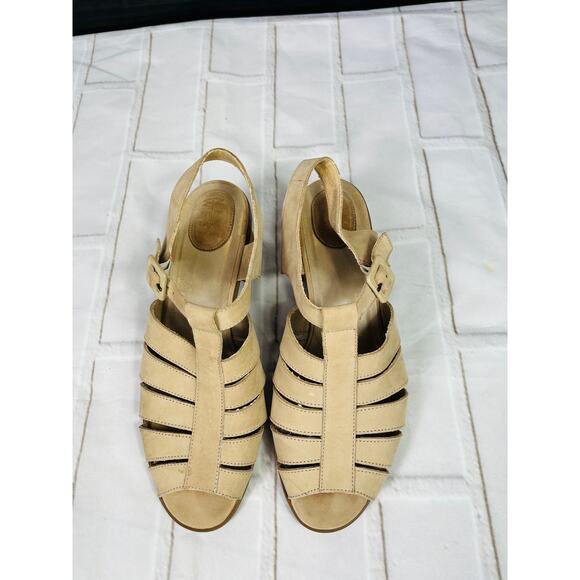 Nine West tan beige suede strappy sandals sz 8M - Picture 2 of 5